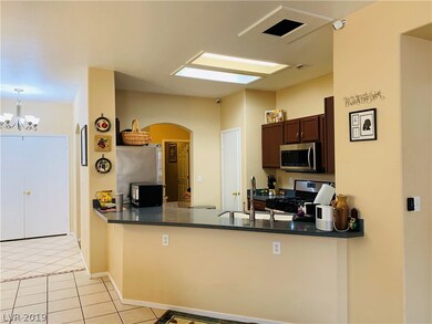 Open kitchen for  entertainment or breakfast bar