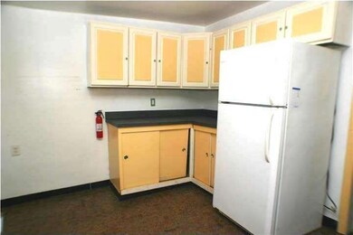 526 3rd St, Beverly, NJ 08010 - photo 4