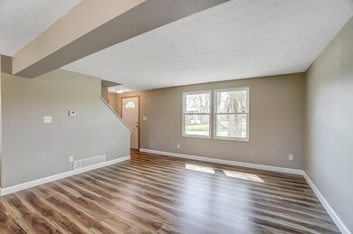 6557 Calgary Ct, Columbus, OH 43229 - photo 3