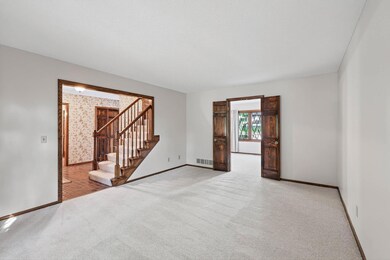 3925 Gresham Cir N, Saint Paul, MN 55128 - photo 6