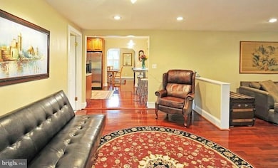 6708 Oak Dr, Alexandria, VA 22306 - photo 2