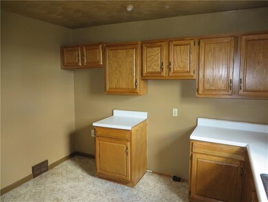 Another kitchen with both gas and electric availab