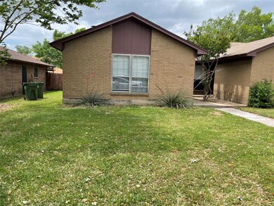 602 Lost Springs Ct unit A, Arlington, TX 76012 - photo 2