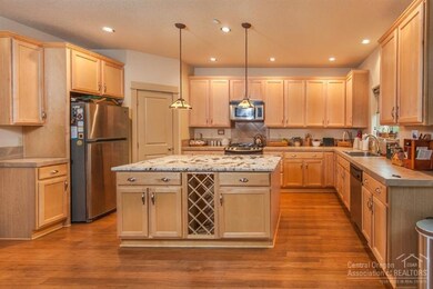 2420 SW 39th St, Redmond, OR 97756 - photo 3