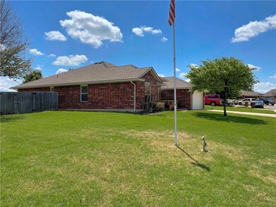 4401 Snowy Owl Cir, Norman, OK 73072 - photo 2