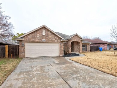 605 Gyrfalcon Dr, Norman, OK 73072 - photo 3