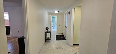 2009 Riverbluff Pkwy unit V334, Sarasota, FL 34231 - photo 3