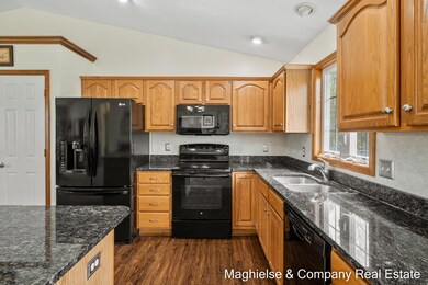 306 Willow Run Dr, Wayland, MI 49348 - photo 7