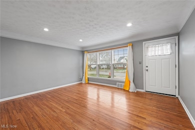 24871 Farringdon Ave, Euclid, OH 44123 - photo 2