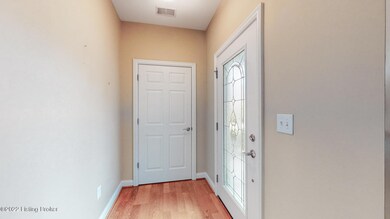 4003 Spring Park Ln Louisville KY 40218-