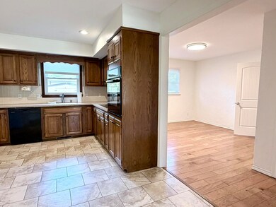 1015 Mcphail Ave, Aurora, MO 65605 - photo 6