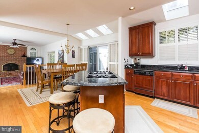 8701 Marburg Manor Dr, Lutherville Timonium, MD 21093 - photo 5