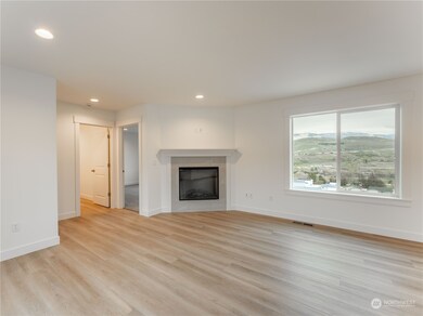 2354 S Skyline Ln, East Wenatchee, WA 98802 - photo 6