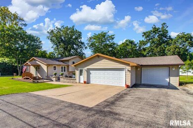 4504 N Carola Ct, Peoria, IL 61615 - photo 3