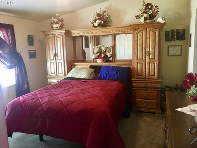 Bedroom, Primary