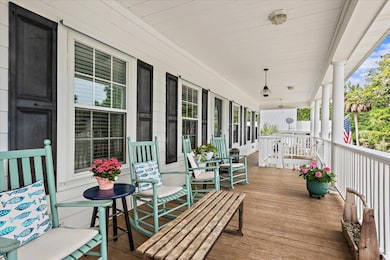 1604 Jungle Road