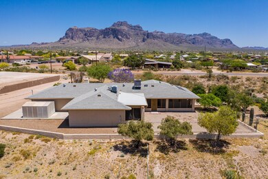 2323 e greasewood st-12