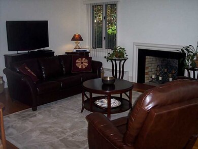 121 Wood St, Bristol, RI 02809 - photo 4