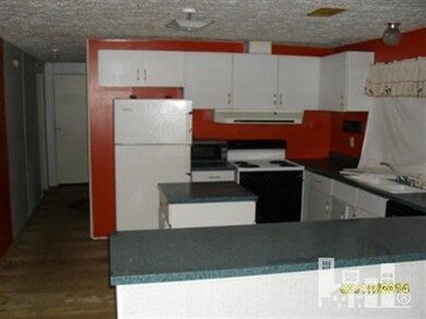 1610 S Eldridge Rd, Newton Grove, NC 28366 - photo 5