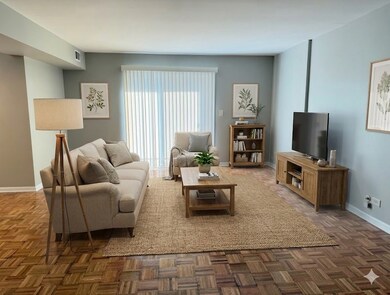 5240 Galitz St unit 304, Skokie, IL 60077 - photo 4