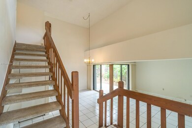 Formal Landing & Upstairs Stairway