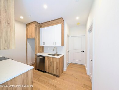 3865 Amboy Rd unit 4g, Staten Island, NY 10308 - photo 5