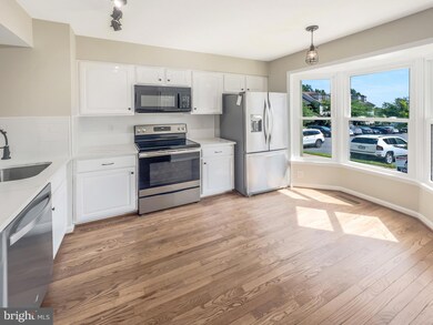 6306 Mary Todd Ct, Centreville, VA 20121 - photo 3