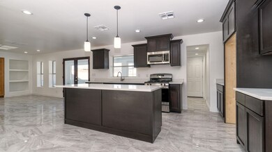 3008 W Wethersfield Rd-27