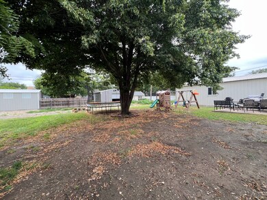 307 Logan Ave, Beloit, KS 67420 - photo 4