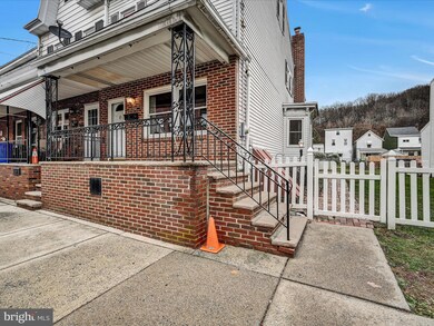 231 S Nichols St, Saint Clair, PA 17970 - photo 3