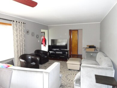 1469 Cindy Ln, Des Plaines, IL 60018 - photo 6