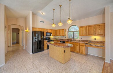 4809 E Red Range Way Cave-large-006-12-K