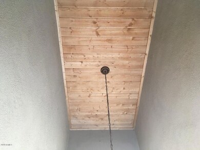 ENTRY T & G