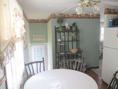 unlisted-address, Carpentersville, IL 60110 - photo 7