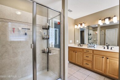 En Suite Owner's Bath