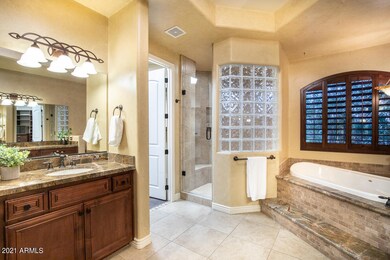 818 E Desert Hills-27