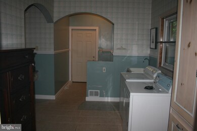 1332 E Main St, Luray, VA 22835 - photo 7