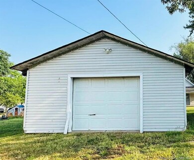 Detached Garage