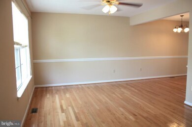 8869 Goose Landing Cir, Columbia, MD 21045 - photo 4