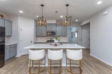 m2-realty-133-black-cloud-9