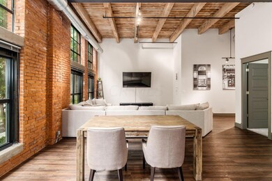 014_Front St (Unit 115) - 055