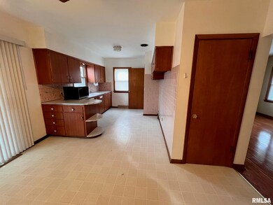 1939 N Michigan Ave, Davenport, IA 52804 - photo 3