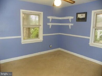 2004 Hileman Rd, Falls Church, VA 22043 - photo 4