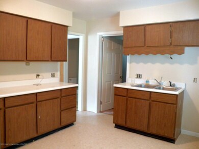 03 Kitchen