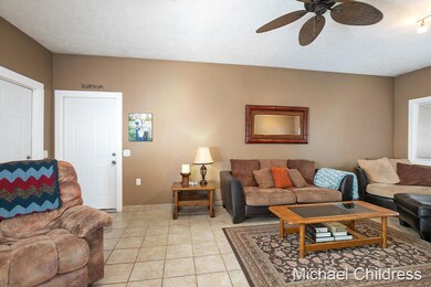 410 Hunt St SE, Lowell, MI 49331 - photo 4