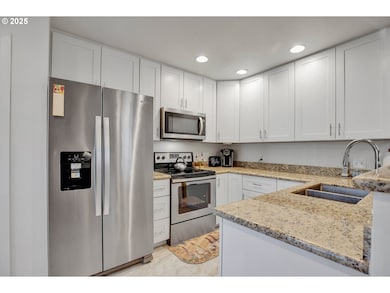 5225 Jean Rd unit 307, Lake Oswego, OR 97035 - photo 5