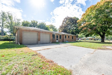 1803 Heath Ct, Benton Harbor, MI 49022 - photo 2