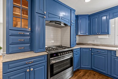 Gas-stove-subway-tile