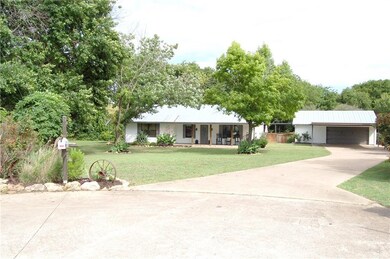 Welcome Home! Beautifully renovated modern farmhou