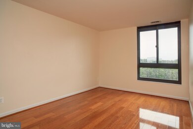 Regency unit 1714, McLean, VA 22102 - photo 4